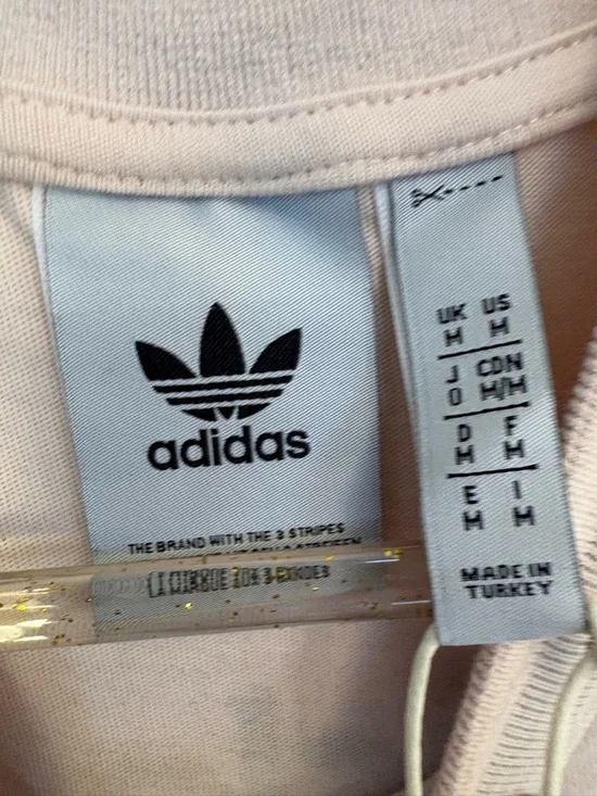 Adidas Originals Beige Logo Tee Shirt NWT Women’s Medium - Picture 4 of 7